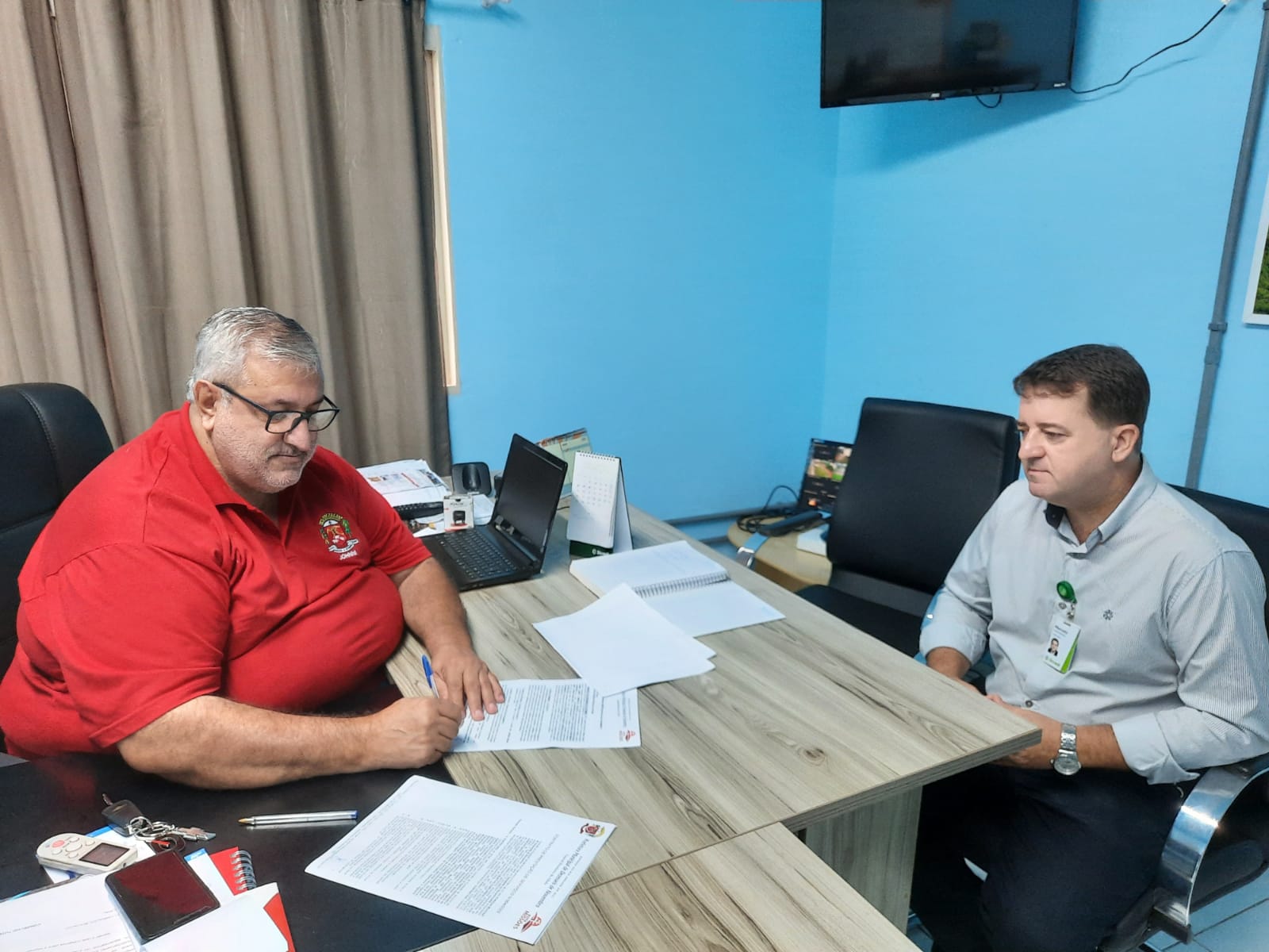 ASSINATURA DE CONTRATO PARA PAGAMENTO DA FOLHA DOS SERVIDORES